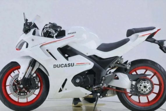 Enggak Sanggup Beli Motor Ducati? Coba Lihat Tiruannya, Ducasu Cuma Rp 40 Jutaan - JPNN.COM
