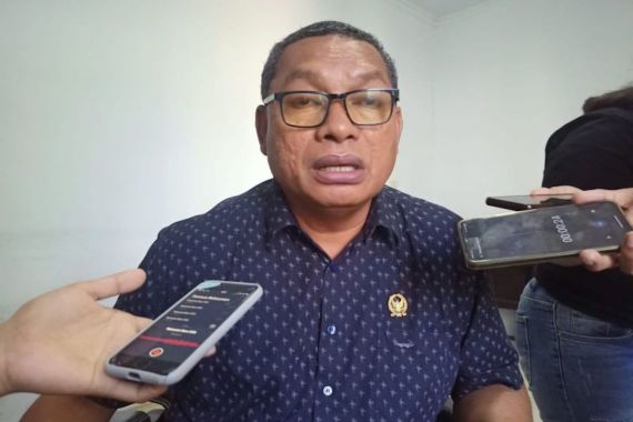 DPRD Dorong Pemkot Ambon Memprioritaskan Tenaga Honorer menjadi PPPK - JPNN.COM