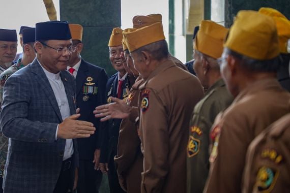 Plt Ketum PPP Mardiono Jalin Silaturahmi dan Minta Nasihat Para Veteran di Banten - JPNN.COM