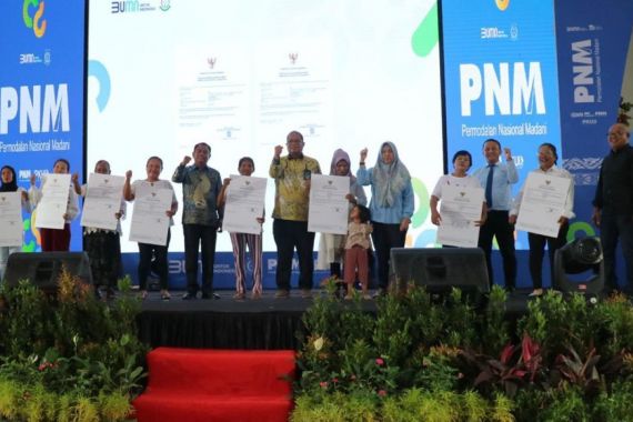 Pendampingan Nasabah Mekaar, PNM Dorong UMKM Bentuk Badan Hukum - JPNN.COM