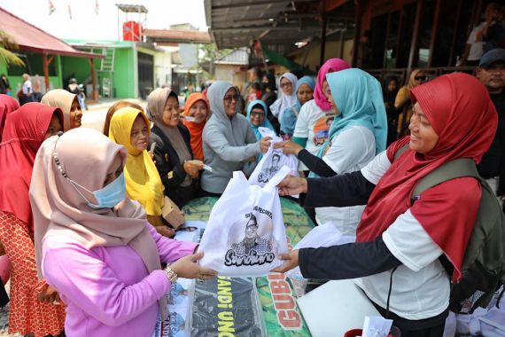UMKM Sahabat Sandi Uno Hadirkan Bazar Sembako Murah di Lampung - JPNN.COM