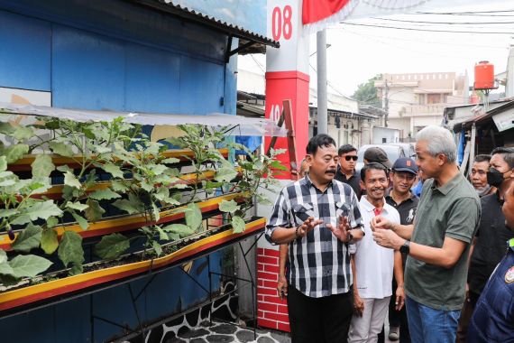 Ganjar Bicara Soal Ketahanan Pangan Saat Sambangi Taman Agro Eduwisata di Kembangan - JPNN.COM