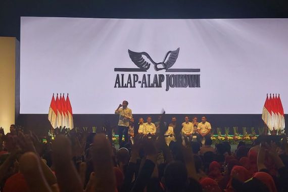 Jokowi ke Relawan Alap-Alap: Indonesia Membutuhkan Pemimpin Nasional yang Bernyali Besar - JPNN.COM