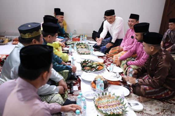 Ganjar Pranowo Bakal Dijadikan Anggota Keluarga Melayu Riau - JPNN.COM