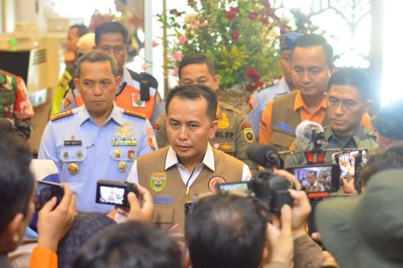 Pj Gubernur Sumsel Agus Fatoni Tinjau Langsung Lokasi Karhutla - JPNN.COM