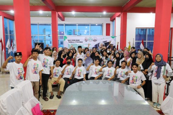 Sukarelawan Santri dan Srikandi Ganjar Latih Kemampuan Bisnis Milenial di Palangkaraya - JPNN.COM