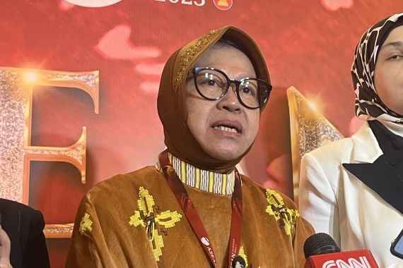 Masuk Bursa Cagub DKI dari PDIP, Risma Mengaku Tak Mau Sombong - JPNN.COM