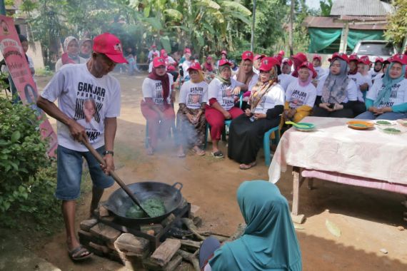 Sukarelawan Wujudkan Semangat Ganjar Pranowo untuk Majukan UMKM di Daerah - JPNN.COM