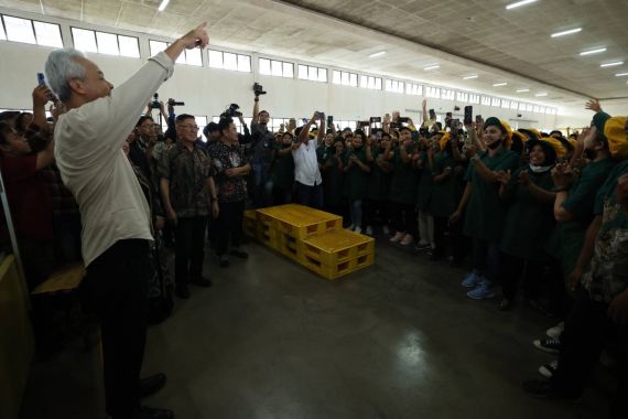 Ganjar Akan Atur Impor Tembakau & Cukai untuk Melindungi Buruh Linting-Petani - JPNN.COM