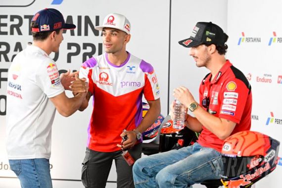 FP1 MotoGP Indonesia: Martin Paling Gila, Marquez ke-14, Bezzecchi Kecelakaan - JPNN.COM