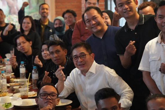 Momen Kocak saat Arsjad Rasjid Mudik ke Palembang, 'Dikerjain' Para Konten Kreator, Hahaha - JPNN.COM