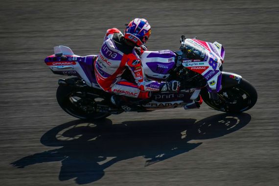 MotoGP Valencia 2023: Martin dan Marquez Terlibat Insiden, Bagnaia Juara Dunia - JPNN.COM