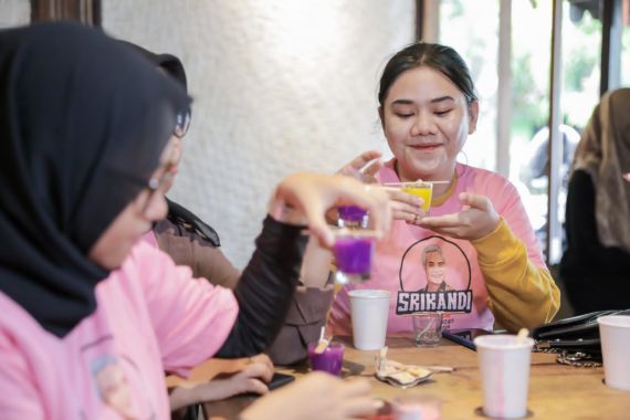 Srikandi Ganjar Gelar Workshop Pembuatan Lilin Aroma Terapi di Yogyakarta - JPNN.COM