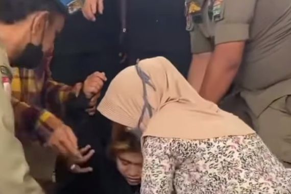 Wanita di Palembang Nekat Mau Terjun dari Jembatan Ampera, Motifnya Bikin Bergeleng - JPNN.COM