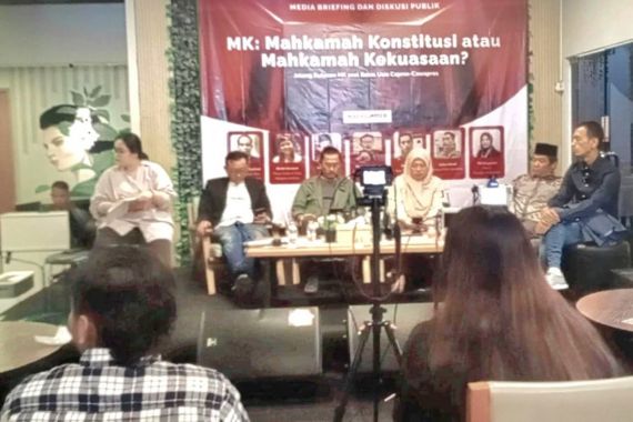 Prabowo Dinilai Paling Berkepentingan dengan Putusan MK soal Usia Capres-Cawapres - JPNN.COM