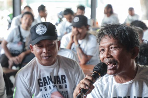 Kopdar Pena Mas Ganjar Tuai Respons Positif dari Sopir Angkot di Semarang - JPNN.COM