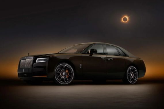Rolls Royce Black Badge Ghost Ekleipsis Terinspirasi Langit Gerhana Matahari - JPNN.COM
