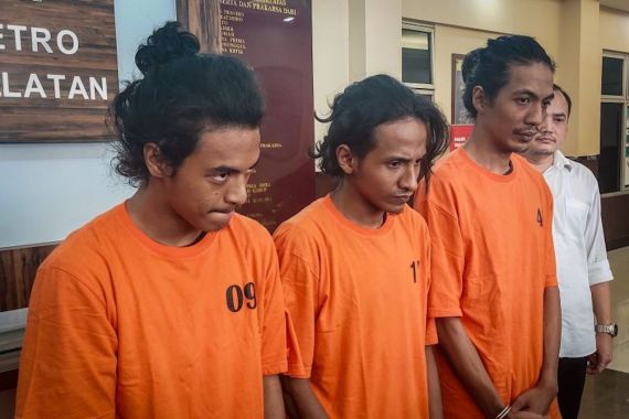 Babinsa TNI Dikeroyok Tiga Pria di Jakarta Selatan, Ini Pemicunya - JPNN.COM