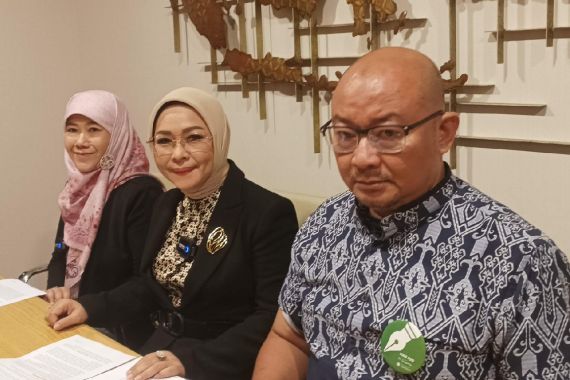 Merasa Dirugikan, Asma Nadia Minta Judul Film Air Mata di Ujung Sajadah Diganti - JPNN.COM