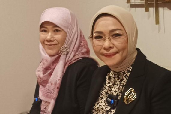 Asma Nadia Tegaskan Film Air Mata di Ujung Sajadah Bukan Adaptasi Novelnya - JPNN.COM