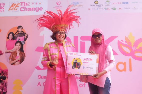 FIFGROUP Bantu Tingkatkan  Kesadaran Risiko Kanker Payudara di Indonesia Goes Pink 2023 - JPNN.COM