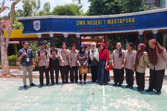 Kemendikbudristek Siapkan Beasiswa untuk Anak Pekerja Migran Indonesia  - JPNN.COM