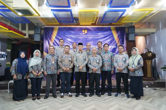 Lantik 13 Pejabat Pengawas, Dirjen Perumahan Iwan Suprijanto Sampaikan Sejumlah Pesan - JPNN.COM