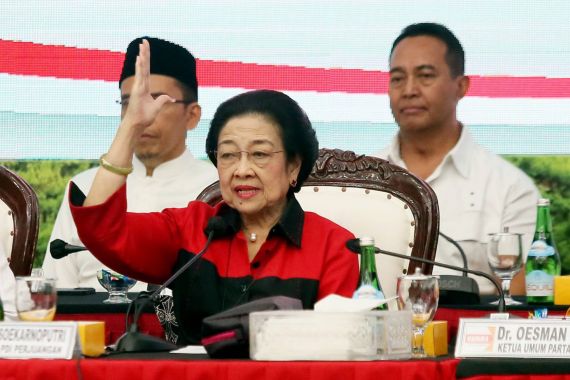 Rieke Ciptakan Lagu untuk Megawati, Kalimatnya Bikin Terharu - JPNN.COM