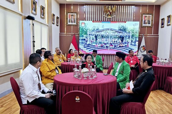 Di KPU, Megawati Sebut Ganjar-Mahfud Harapan Baru Rakyat Indonesia - JPNN.COM