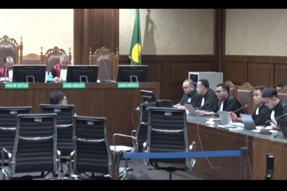 Kubu Johnny Plate Merasa Tuntutan Jaksa Tidak Terbukti dalam Persidangan - JPNN.COM