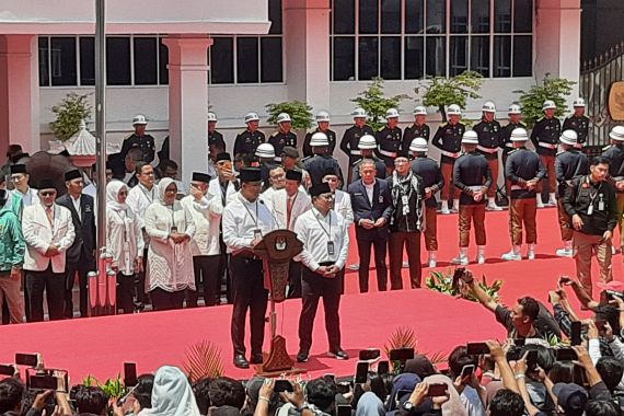 Rombongan AMIN Lewat Depan Rumah Bu Mega, Anies Bilang Begini - JPNN.COM