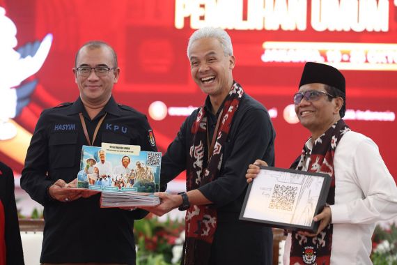 Ganjar - Mahfud MD Berharap KPU Jadi Wasit yang Netral di Pilpres 2024 - JPNN.COM