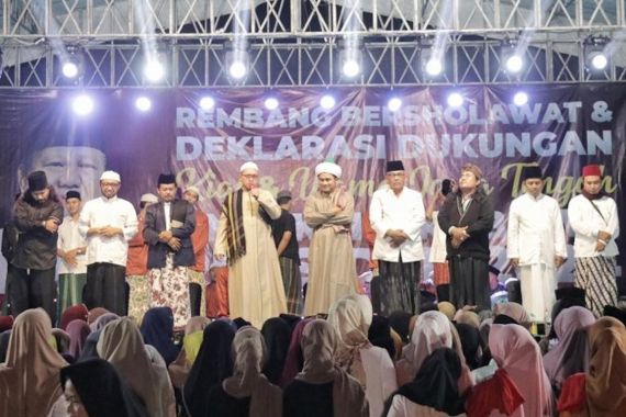 Pemimpin Tepat untuk Indonesia, Prabowo Dapat Dukungan Ribuan Masyarakat dan Kiai di Jateng - JPNN.COM