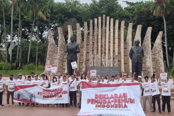 Pemuda Indonesia Gelar Sambut Baik Putusan MK dengan Deklarasi di Tugu Proklamasi - JPNN.COM