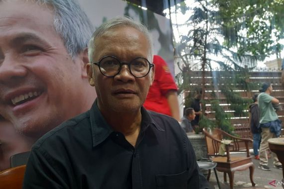 Politikus Senior PDIP Ini tidak Ikhlas Jika Jokowi dan Gibran Mendukung Prabowo - JPNN.COM