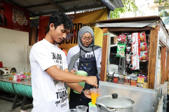 Warung Gotong Royong Milik Ganjar Milenial Bantu Tingkatkan UMKM di Jabar - JPNN.COM