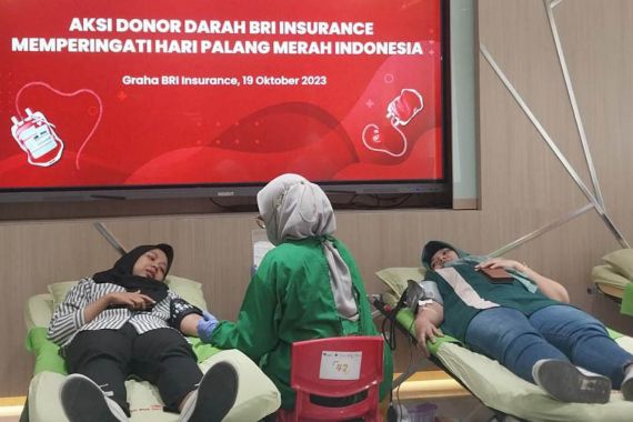 Peringati Hari Palang Merah, BRI Insurance Gelar Aksi Donor Darah - JPNN.COM