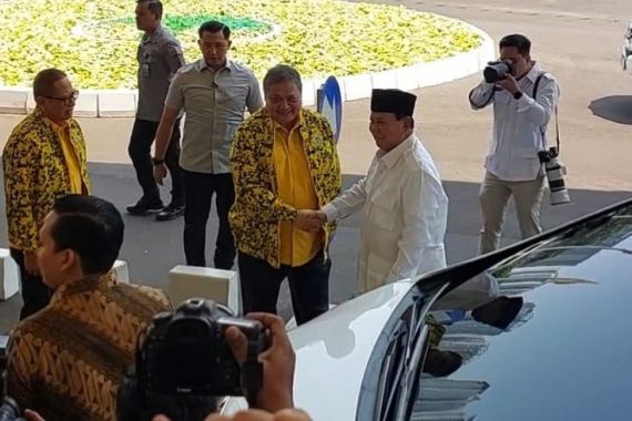 Prabowo Merapat ke Kantor Golkar yang Mau Menggelar Rapimnas - JPNN.COM
