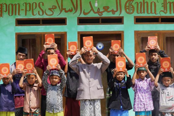 Sambut Hari Santri, BWA Distribusikan 10 Ribu Al-Qur'an di Jawa Barat - JPNN.COM