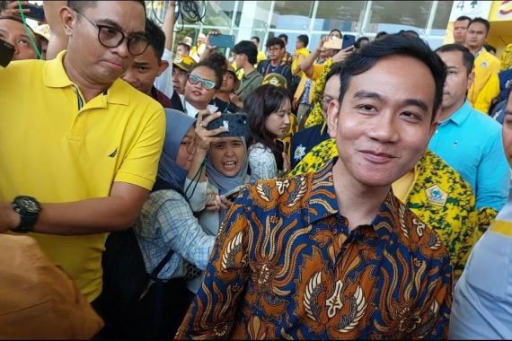 Ditanya Masih Jadi Kader PDIP, Gibran Cuma Bilang Nanti - JPNN.COM