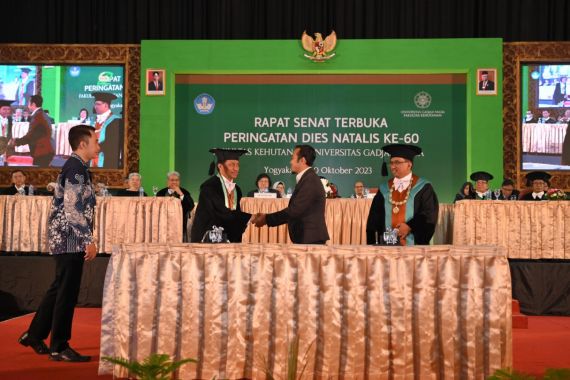 Menteri LHK Bersama Astra & UGM Berkomitmen Perkuat Hutan Karbon Produktif - JPNN.COM