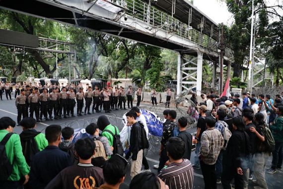 BEM Nusantara Gelar Aksi Serentak, Tolak Putusan MK yang Memuluskan Langkah Gibran - JPNN.COM