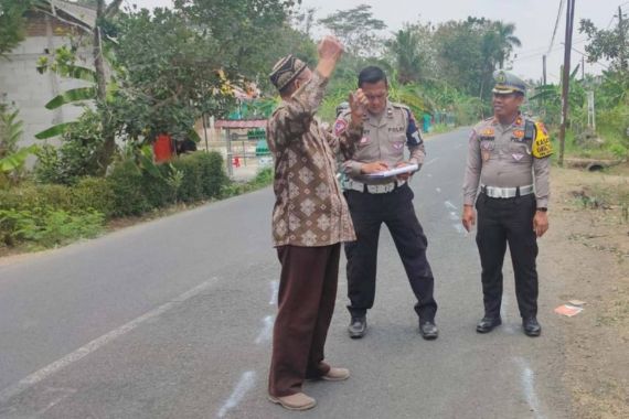 Mobil yang Ditumpangi 30 Santri Kecelakaan, Ada yang Tewas, Innalillahi - JPNN.COM