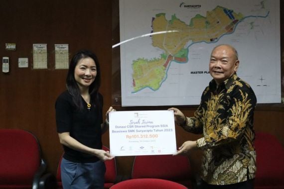 Surya Internusa Group Kembali Gelontorkan Ratusan Juta untuk Beasiswa SMK Suryacipta  - JPNN.COM