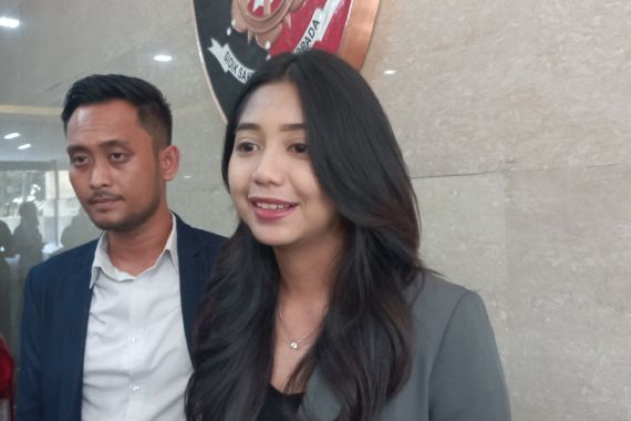 Oklin Fia dan 2 Saksi Sudah Diperiksa Polisi Terkait Laporan Umi Pipik - JPNN.COM