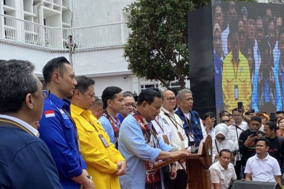 Mendaftar ke KPU, Prabowo Bilang Ingin Bertanding Lewat Gagasan - JPNN.COM