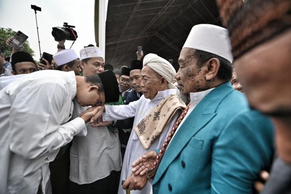 Hadiri Gebyar Hari Santri 2023, Anies: Negara Seharusnya Memberikan Lebih Besar - JPNN.COM