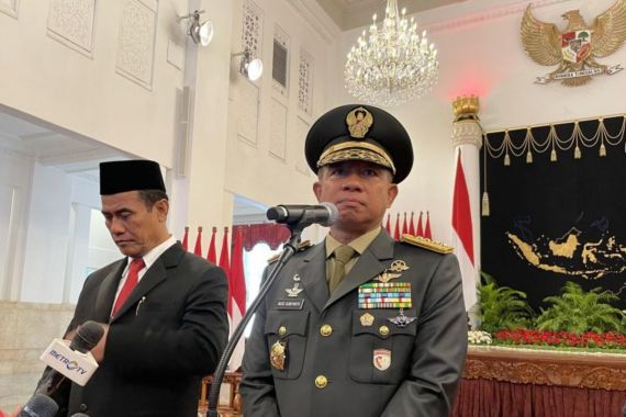 Calon Panglima TNI Jenderal Agus Klaim Dekat dengan Presiden Jokowi karena Pekerjaan - JPNN.COM