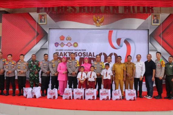 Alumni Akabri 90 Membantu SDN 006 Pekaitan Setelah Viral Mirip Kandang Ayam - JPNN.COM