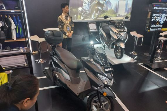 Suzuki Burgman Street 125EX Melantai di IMOS 2023, Sebegini Harganya - JPNN.COM